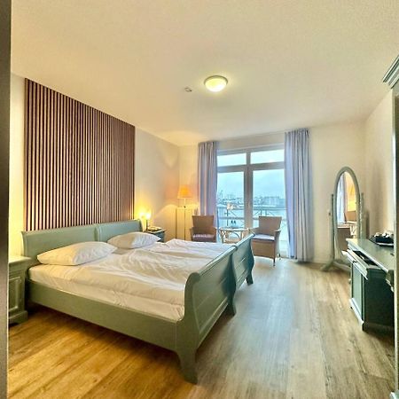 Gaestehaus Weserblick Am Weser-Sandstrand Berne Екстер'єр фото