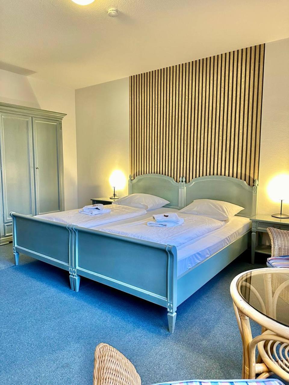 Gaestehaus Weserblick Am Weser-Sandstrand Berne Екстер'єр фото