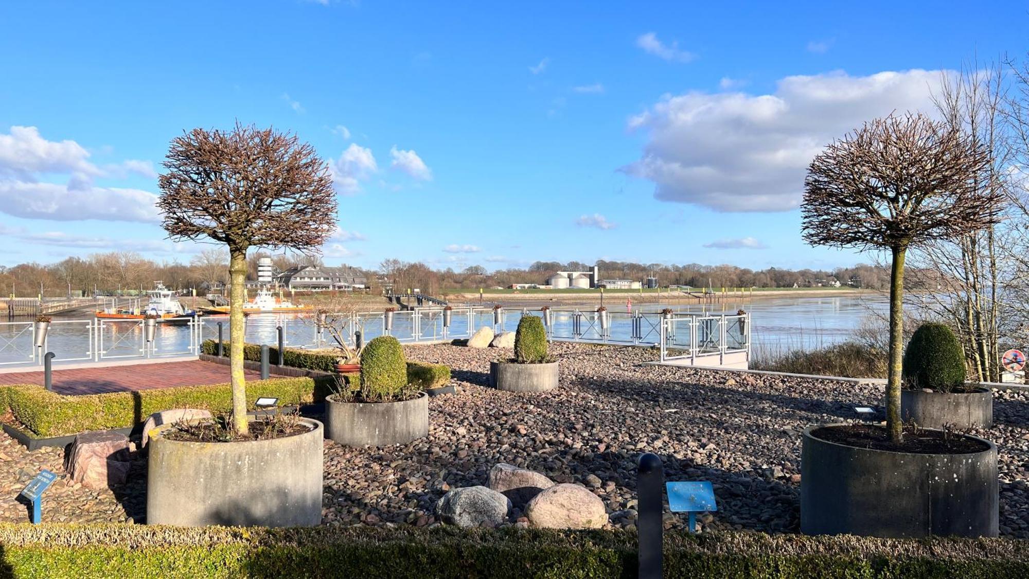 Gaestehaus Weserblick Am Weser-Sandstrand Berne Екстер'єр фото