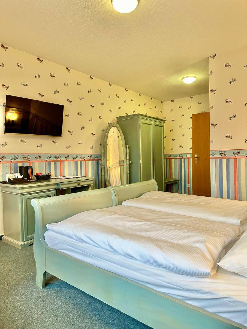 Gaestehaus Weserblick Am Weser-Sandstrand Berne Екстер'єр фото