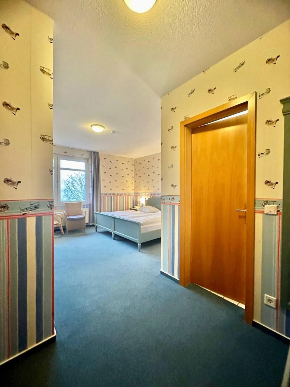 Gaestehaus Weserblick Am Weser-Sandstrand Berne Екстер'єр фото