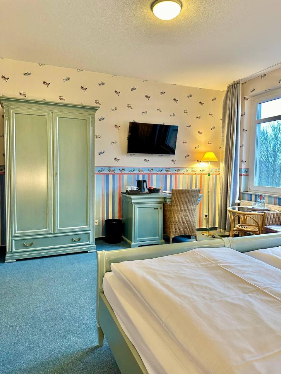 Gaestehaus Weserblick Am Weser-Sandstrand Berne Екстер'єр фото
