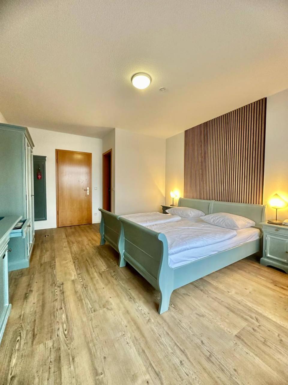 Gaestehaus Weserblick Am Weser-Sandstrand Berne Екстер'єр фото