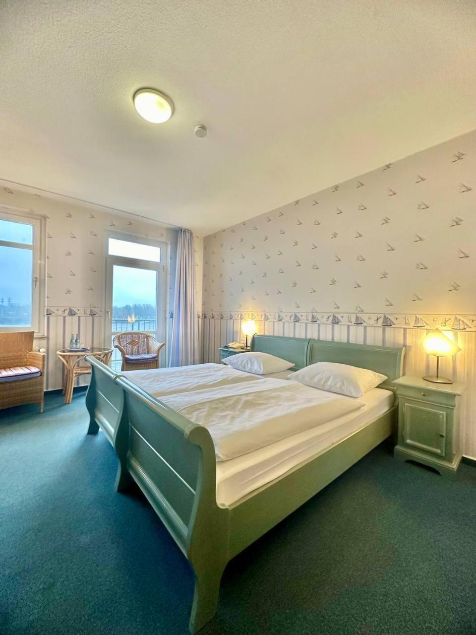 Gaestehaus Weserblick Am Weser-Sandstrand Berne Екстер'єр фото