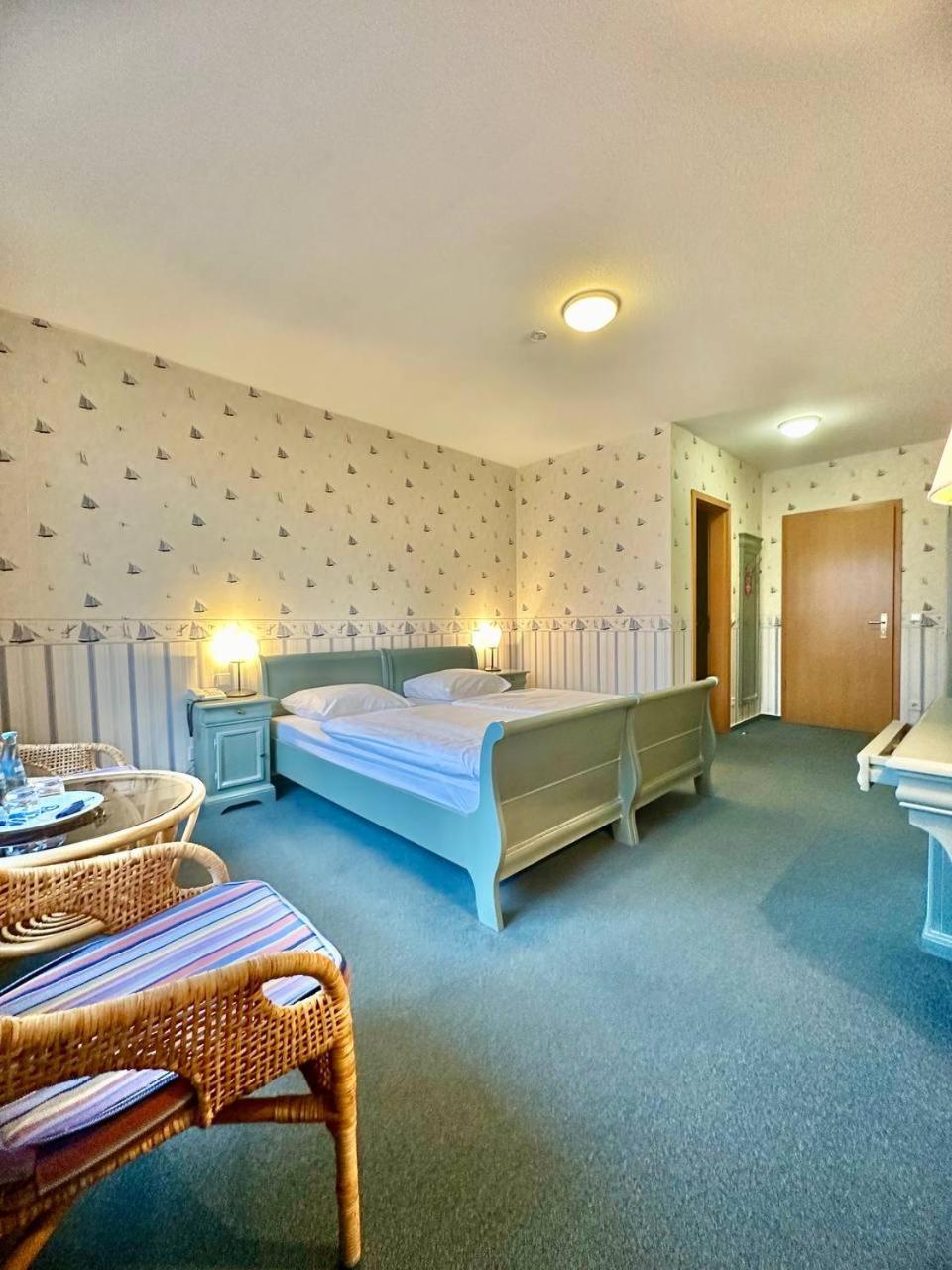 Gaestehaus Weserblick Am Weser-Sandstrand Berne Екстер'єр фото