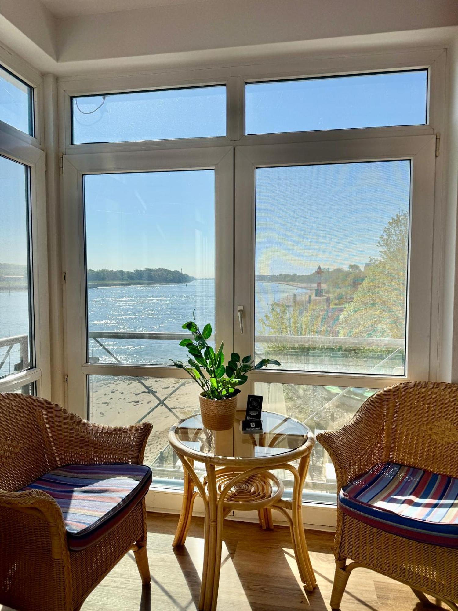 Gaestehaus Weserblick Am Weser-Sandstrand Berne Екстер'єр фото