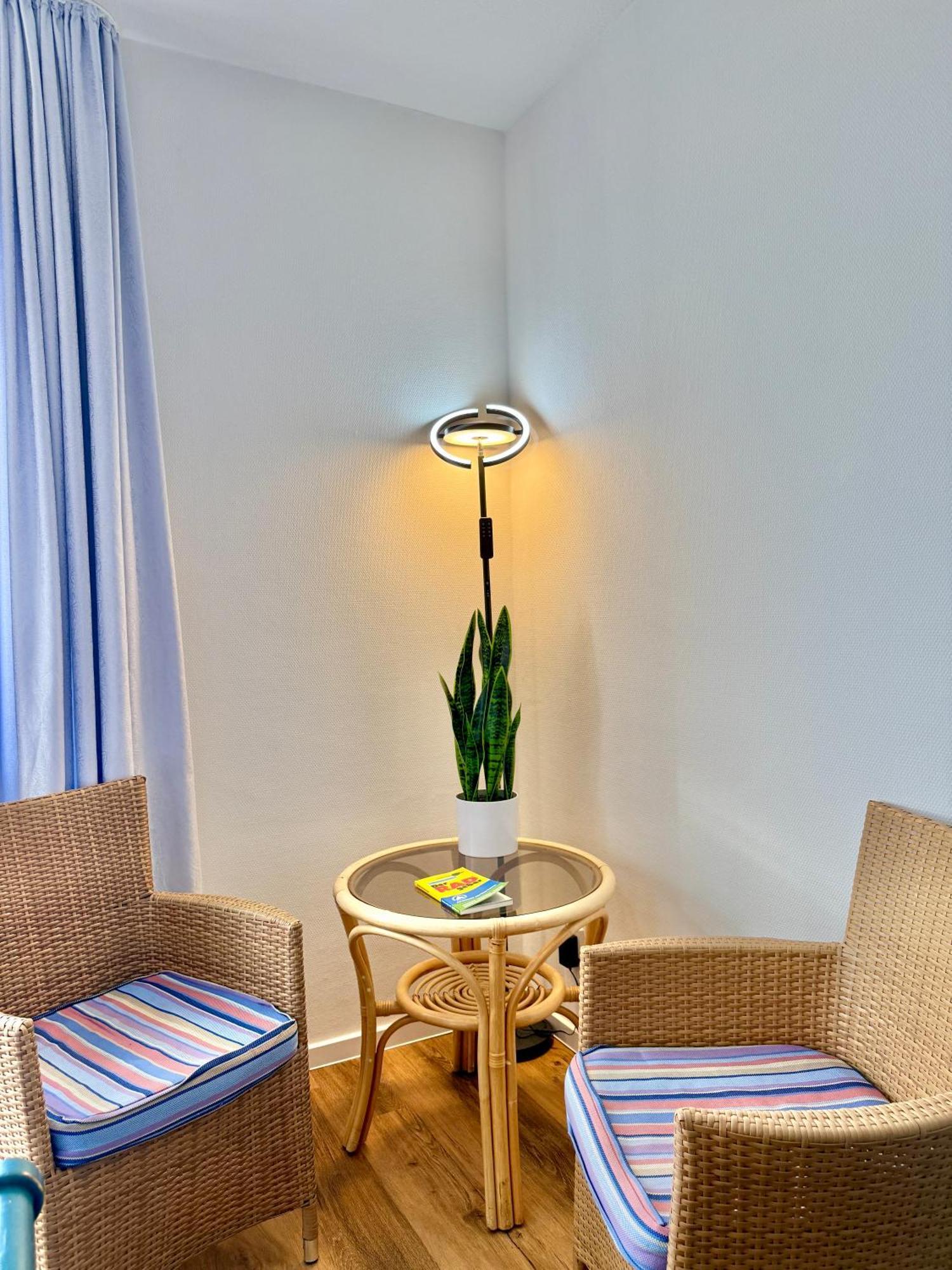 Gaestehaus Weserblick Am Weser-Sandstrand Berne Екстер'єр фото