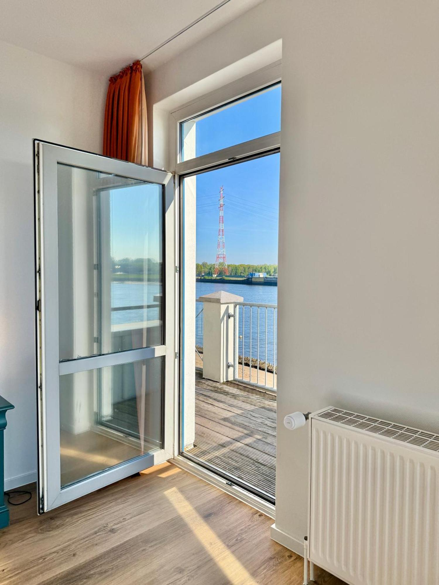Gaestehaus Weserblick Am Weser-Sandstrand Berne Екстер'єр фото
